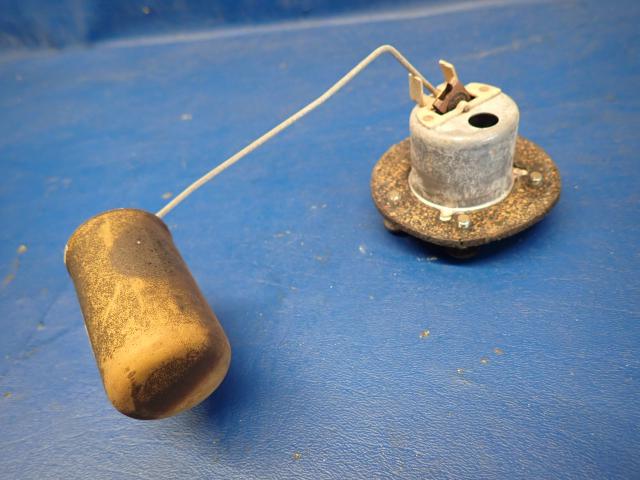 0523557-1 Cessna - Transmitter - Fuel Gauge (INOP) CORE